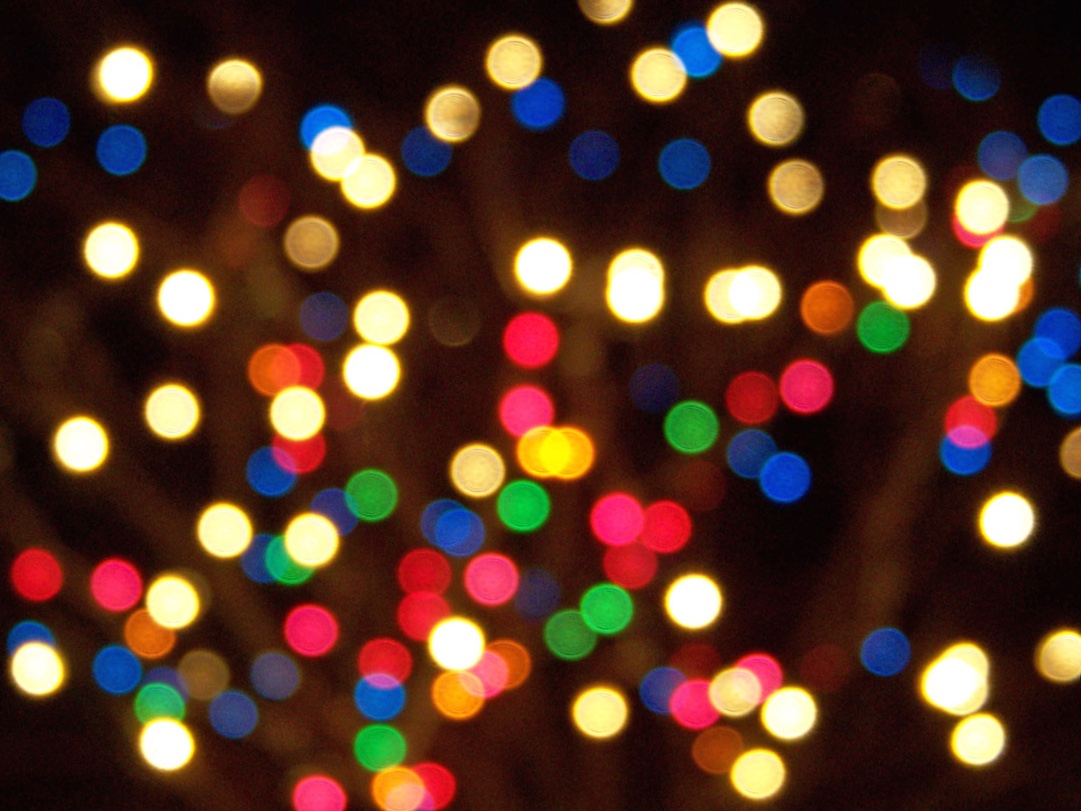 out-of-focus-christmas-lights
